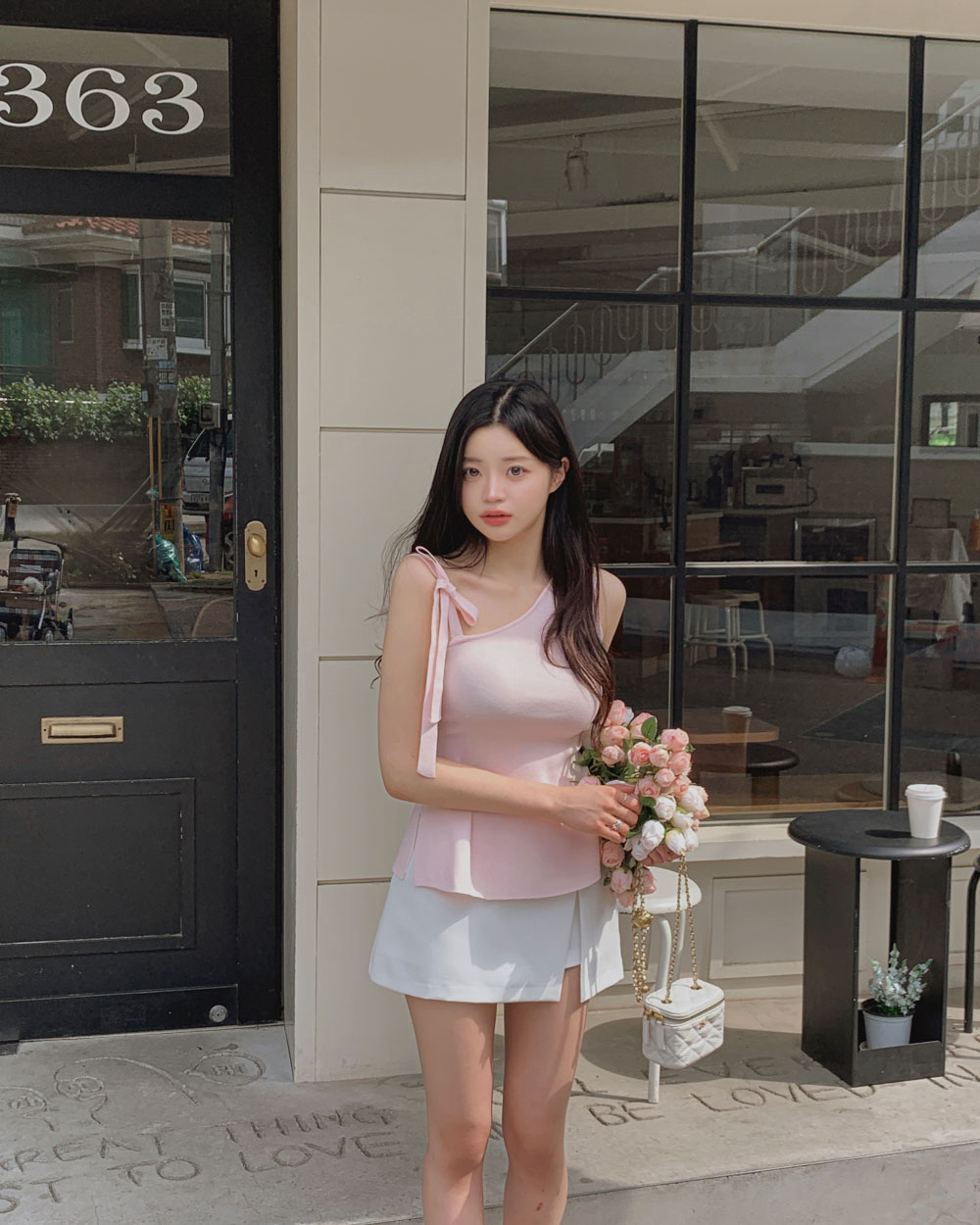 민소매 모델 착용 이미지-S1L65