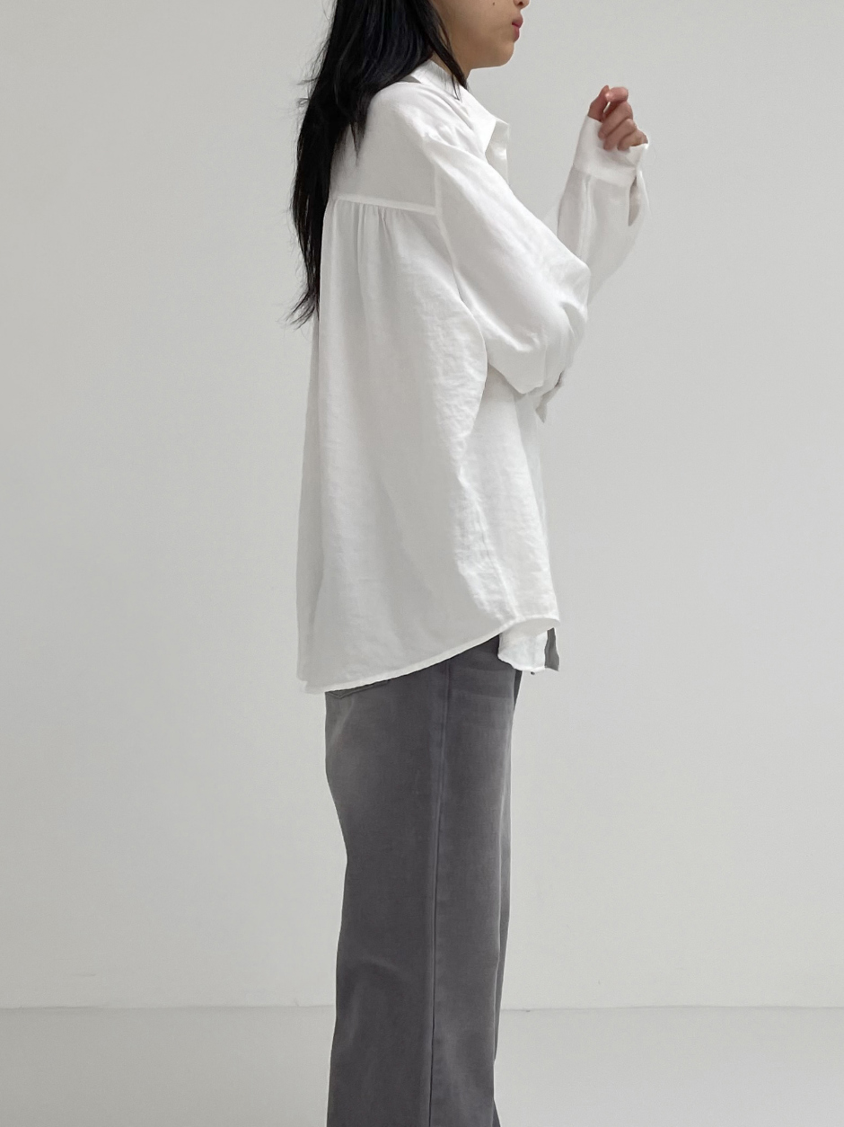 블라우스 모델 착용 이미지-S2L17