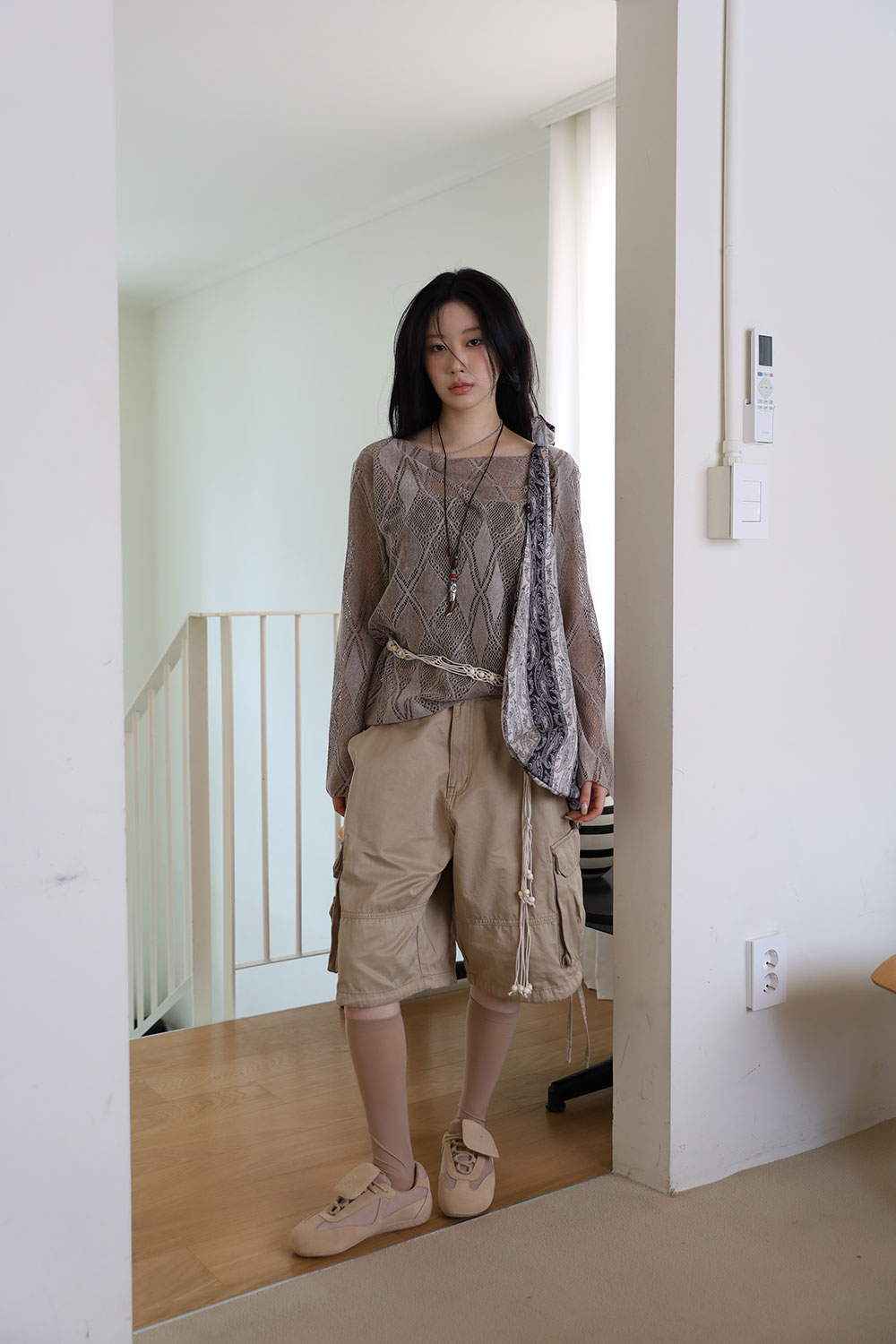 가방 모델 착용 이미지-S1L10