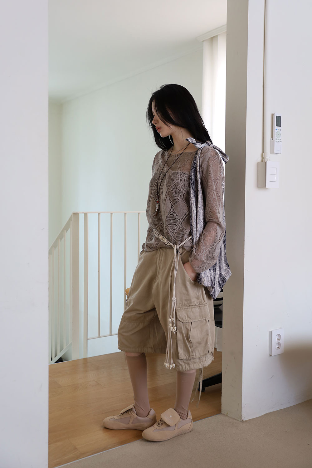 가방 모델 착용 이미지-S1L12