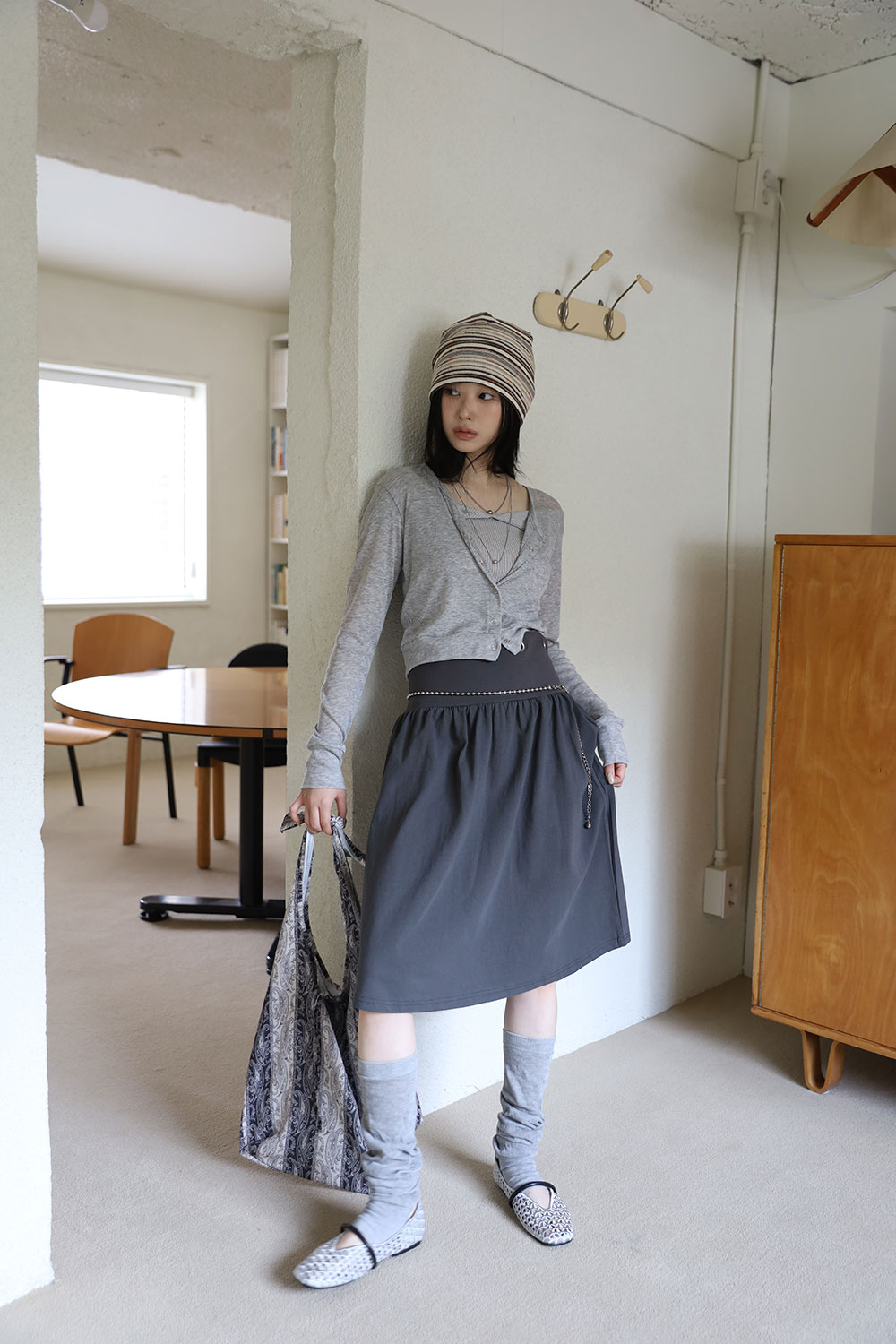 가방 모델 착용 이미지-S1L18