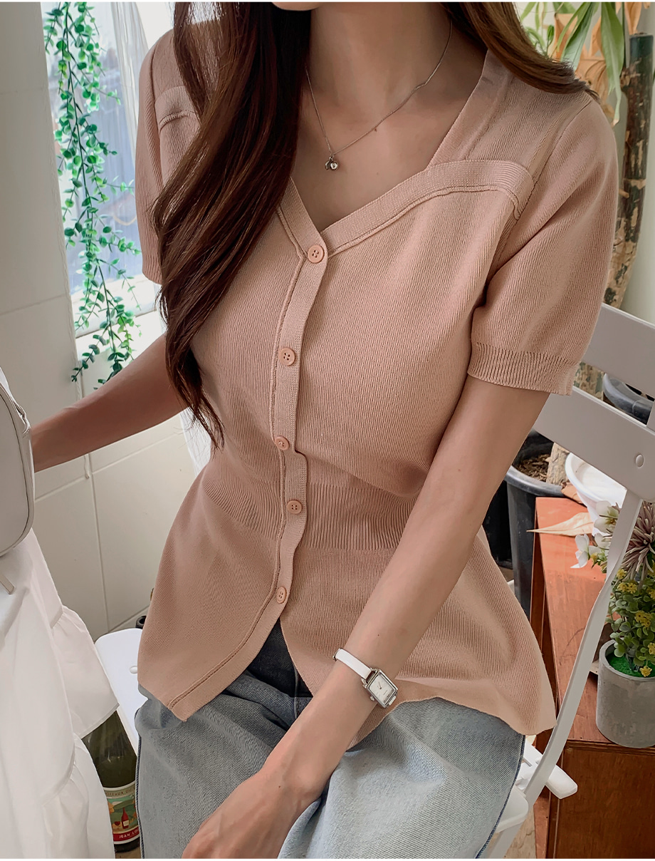 리리앤코 하티페닌 하트넥 플레어 반팔 니트