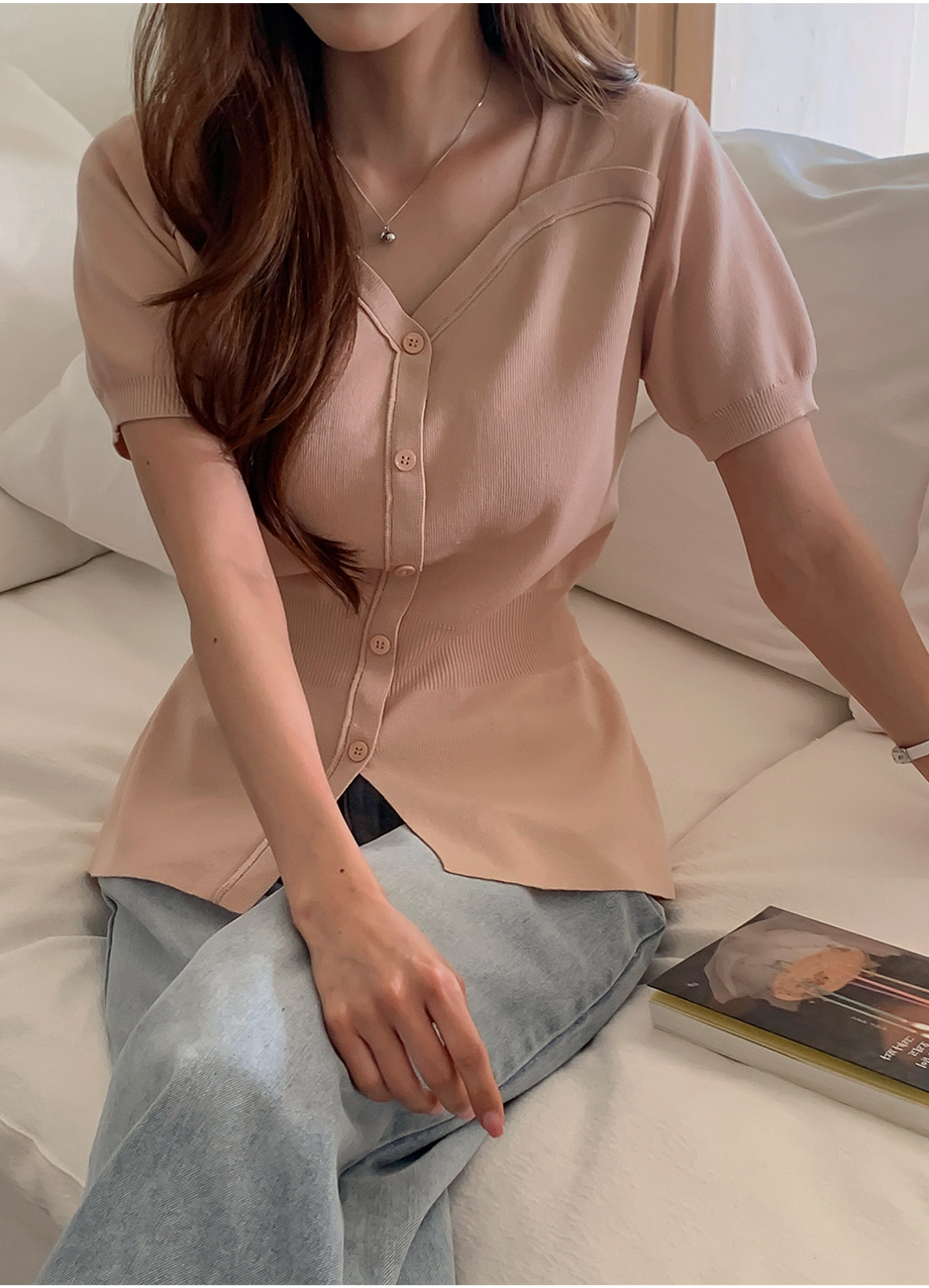 리리앤코 하티페닌 하트넥 플레어 반팔 니트