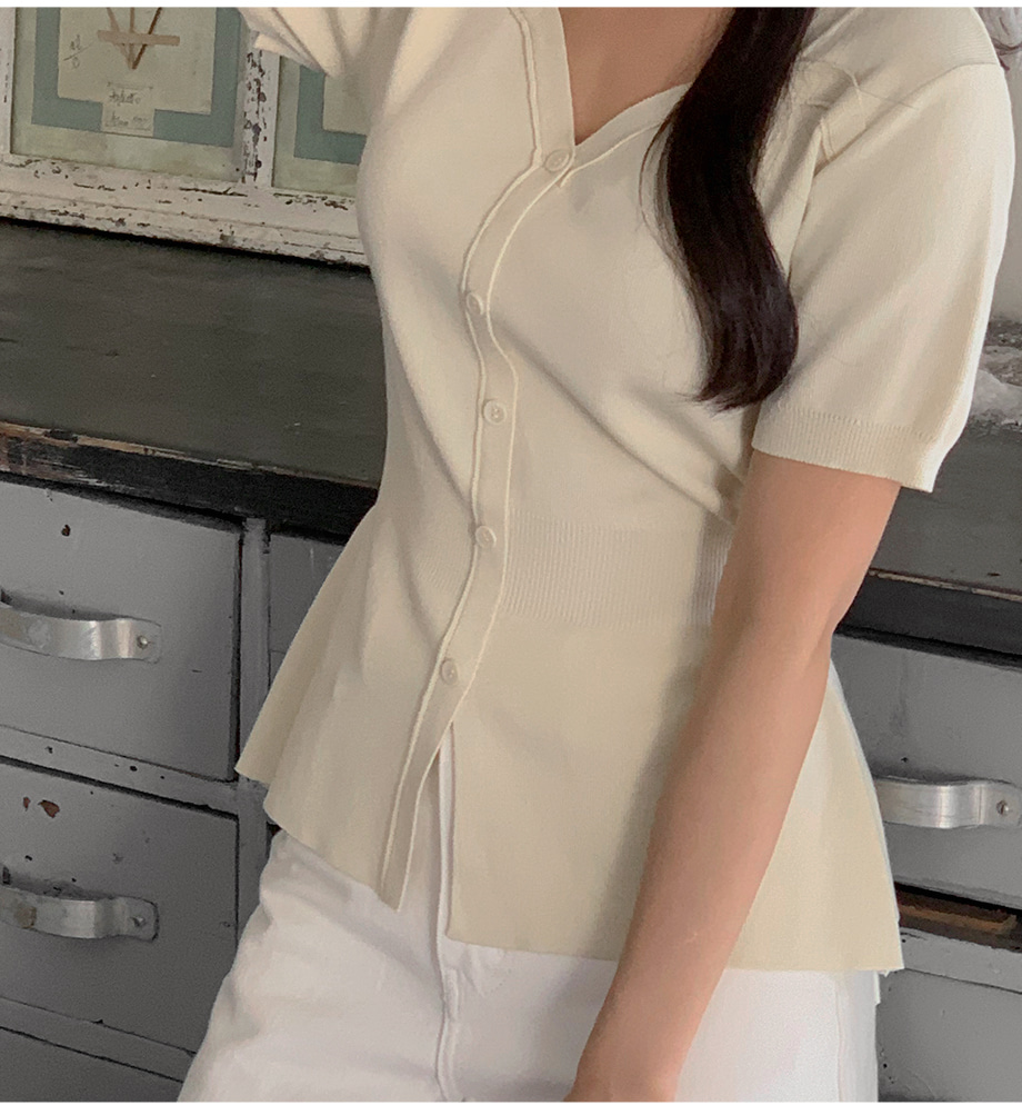 리리앤코 하티페닌 하트넥 플레어 반팔 니트